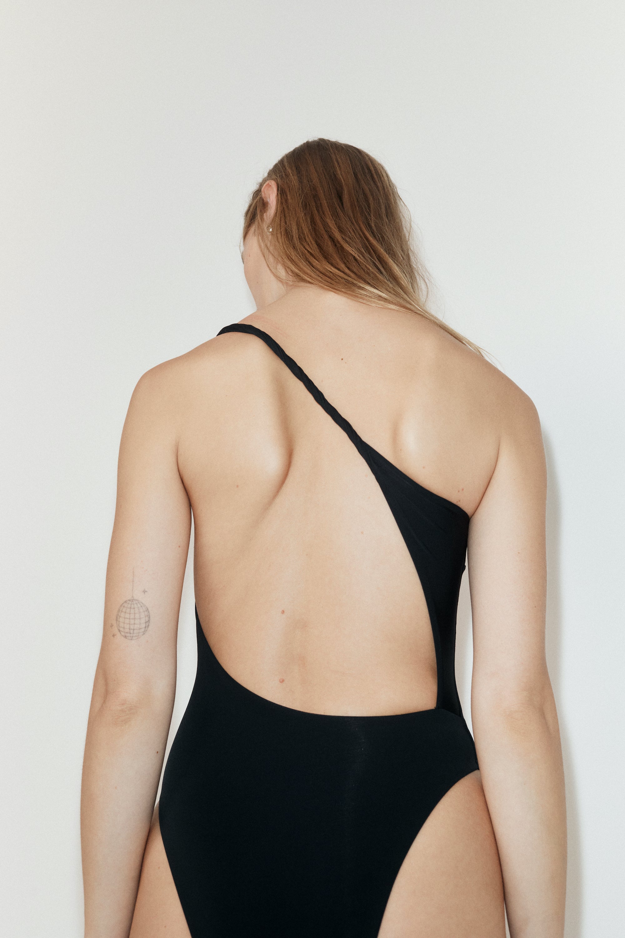 Leme Asymmetric One Piece | Black